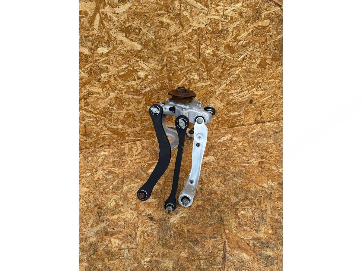 Кулак задний правый Audi A4, 2017 г., OEM 8W0505460, арт. 1205961372