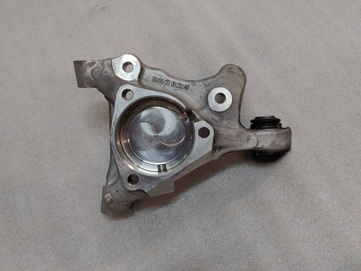 Кулак задний правый Chevrolet Malibu, 2022 г., OEM 84454536, арт. 15054