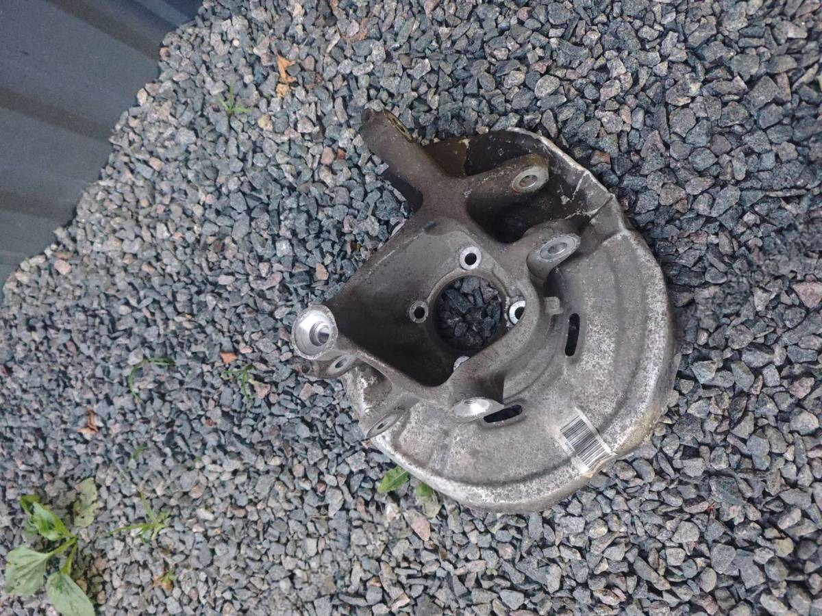 Кулак задний правый BMW F10/F11/GT F07, 2014 г., арт. 59067658