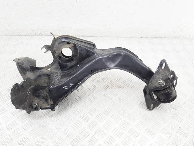 Кулак задний правый BMW F45/F46, 2014 г., арт. 75978