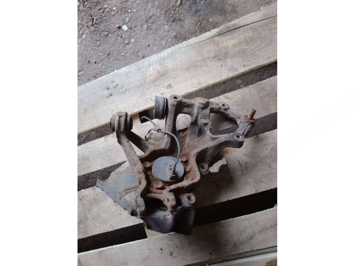 Кулак задний правый Mazda 6, 2008 г., арт. 81217474
