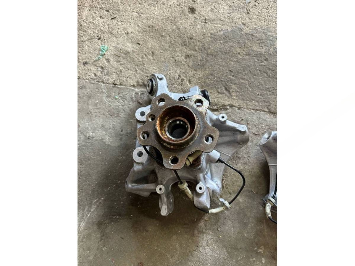 Кулак задний правый BMW G30/G31, 2020 г., арт. 83708961