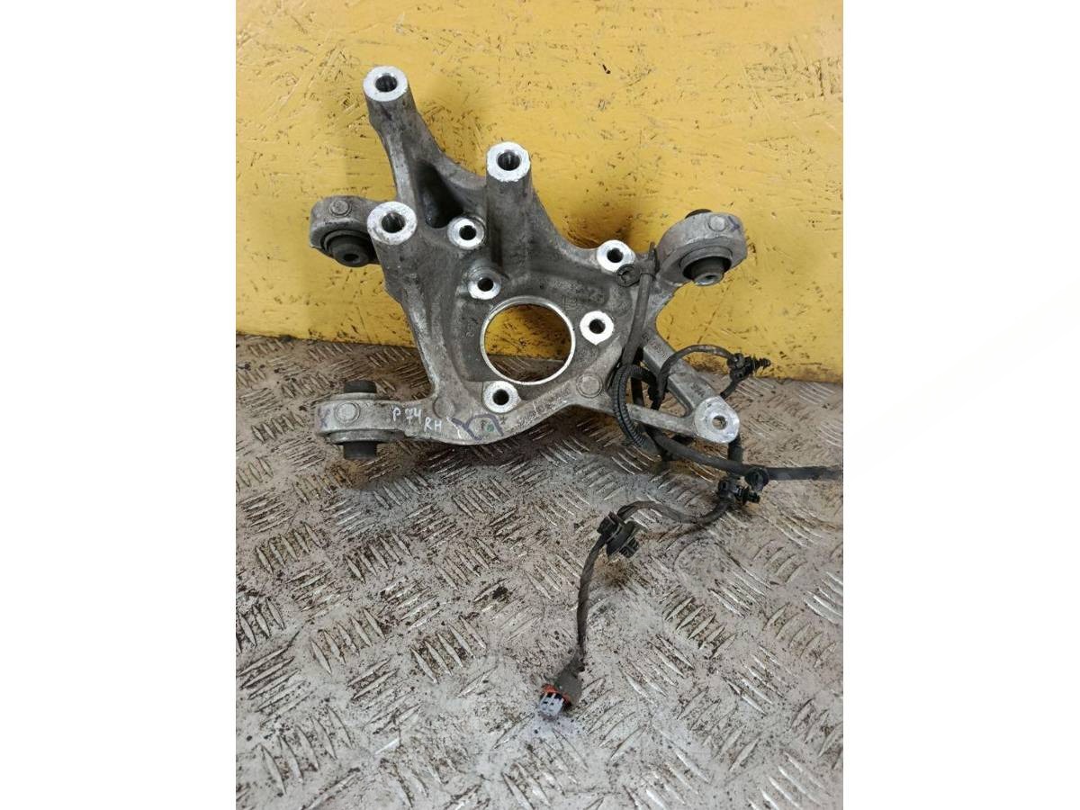 Кулак задний правый Chevrolet Equinox, 2020 г., OEM 84034301, арт. 84089452