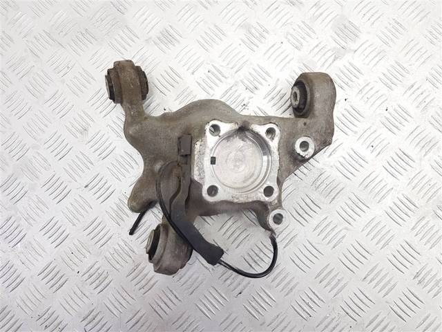 Кулак задний правый Mercedes GLA X156, 2017 г., OEM A2460406, арт. 95711