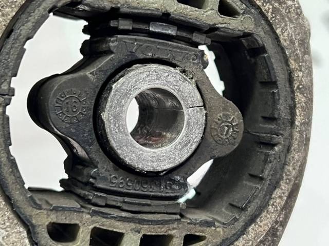 Кулак задний правый Renault Scenic XC90, 2018 г., OEM 31658320, арт. 96, фото 3