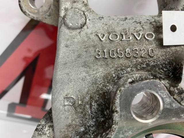 Кулак задний правый Renault Scenic XC90, 2018 г., OEM 31658320, арт. 96, фото 6