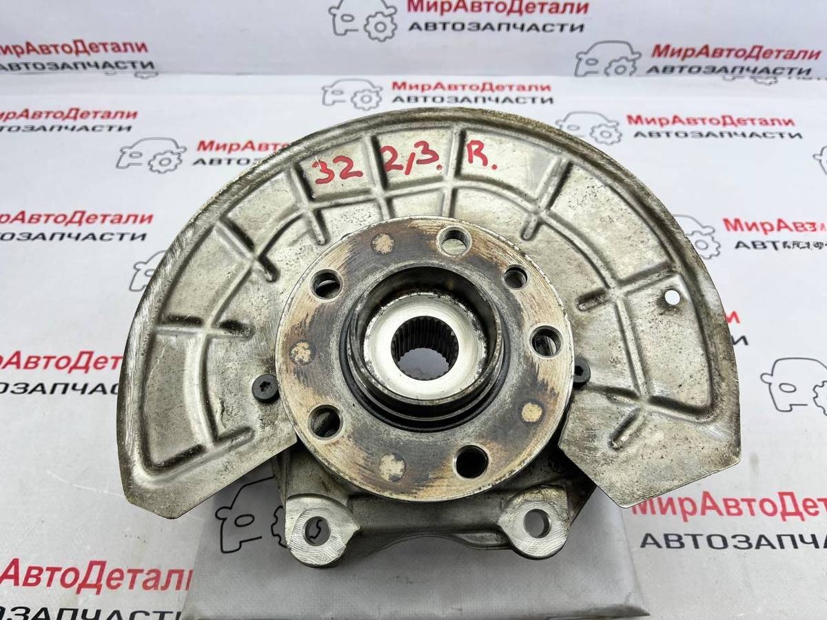 Кулак задний правый Alfa Romeo Giulia, 2018 г., OEM C560, арт. 97149409