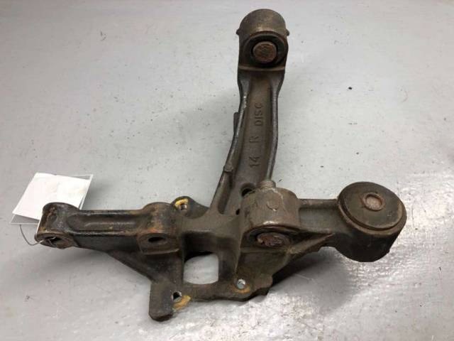 Кулак задний правый Toyota Camry XV40, 2011 г., OEM 4230448010, арт. B66465288