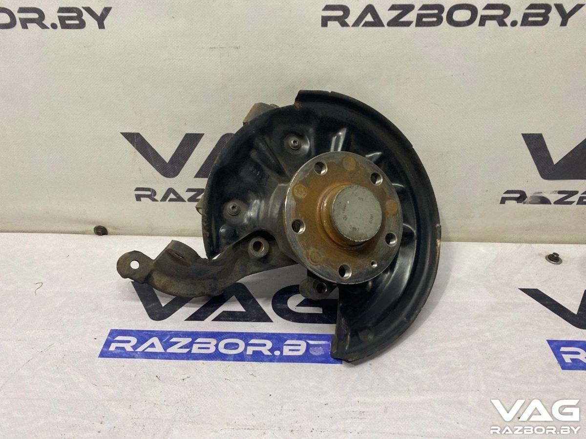 Кулак задний правый Volkswagen Golf, 2013 г., OEM 5Q0615612F, арт. BVR137-330
