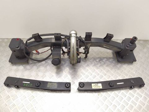 Прицепное устройство (фаркоп) Mercedes ML W164, 2005 г., OEM A1643100537, арт. 011388