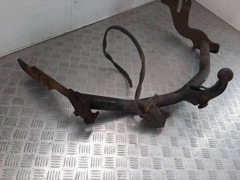Прицепное устройство (фаркоп) Ford Transit Connect, 2009 г., арт. 1104707, фото 2