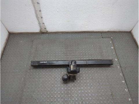 Прицепное устройство (фаркоп) Volkswagen Passat B6, 2005 г., арт. 20999730