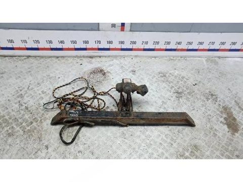 Прицепное устройство (фаркоп) Skoda Yeti, 2013 г., OEM 5L0092155, арт. 4BM23H601