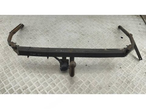 Прицепное устройство (фаркоп) Ford Focus, 2004 г., арт. 55309884