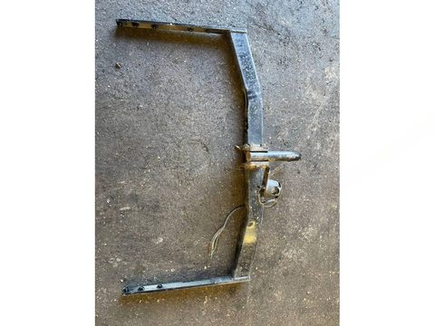 Прицепное устройство (фаркоп) Volkswagen Touran, 2006 г., арт. 79120