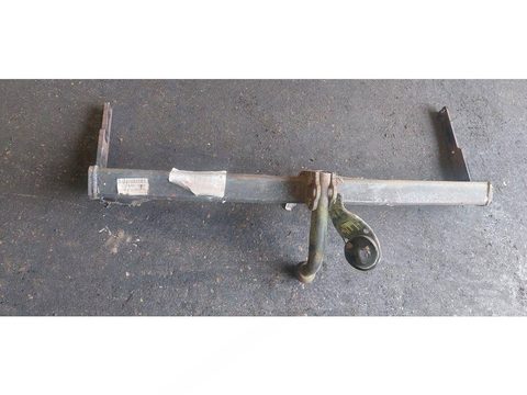 Прицепное устройство (фаркоп) Nissan Almera Tino, 2003 г., арт. 83229