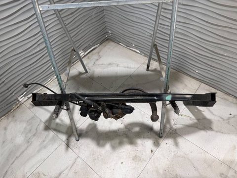 Прицепное устройство (фаркоп) Audi A6 C6 (S6,RS6), 2006 г., арт. B113472900