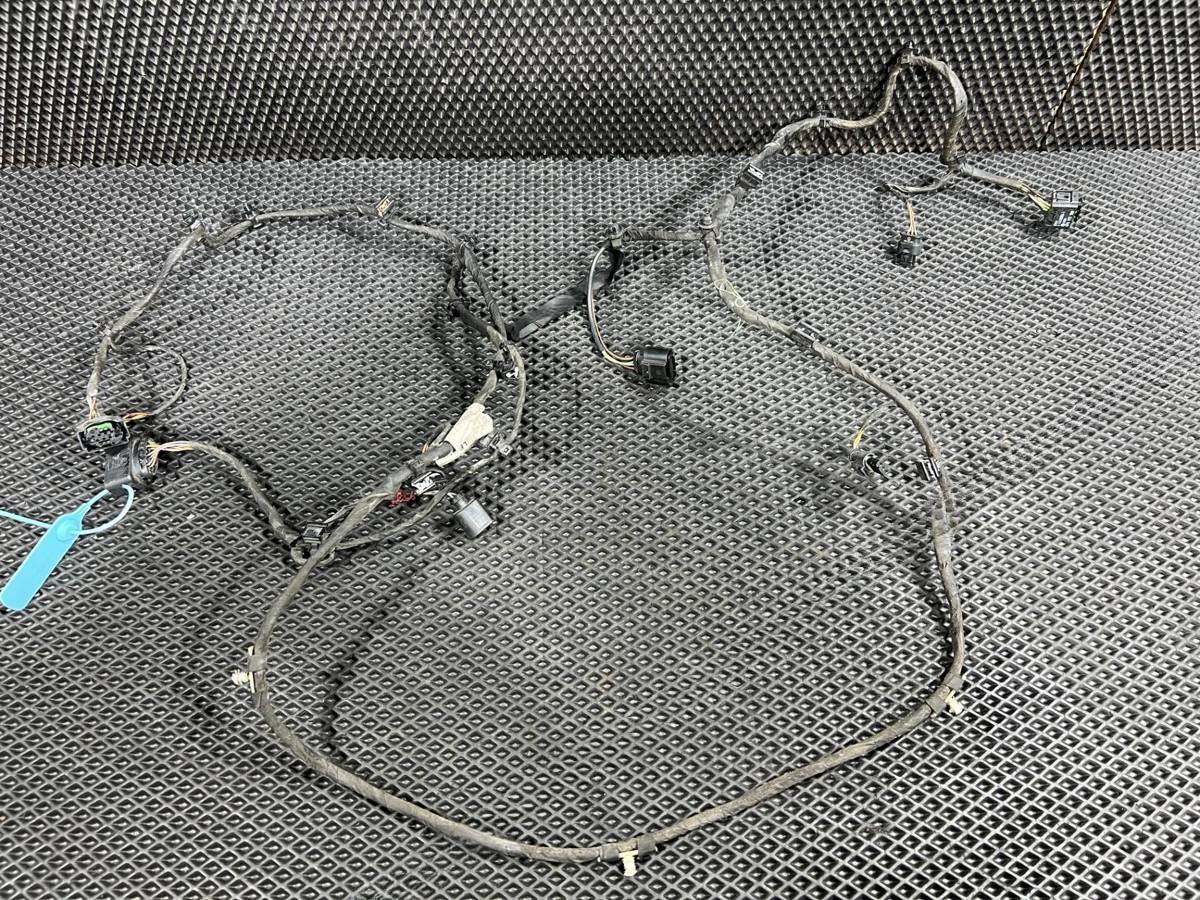 Новое Audi S8, 2013 г., OEM 4H0971095AH, арт. 01614430