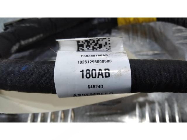 Новое Mazda Premacy, 2022 г., OEM 68380180AB, арт. 111853, фото 3