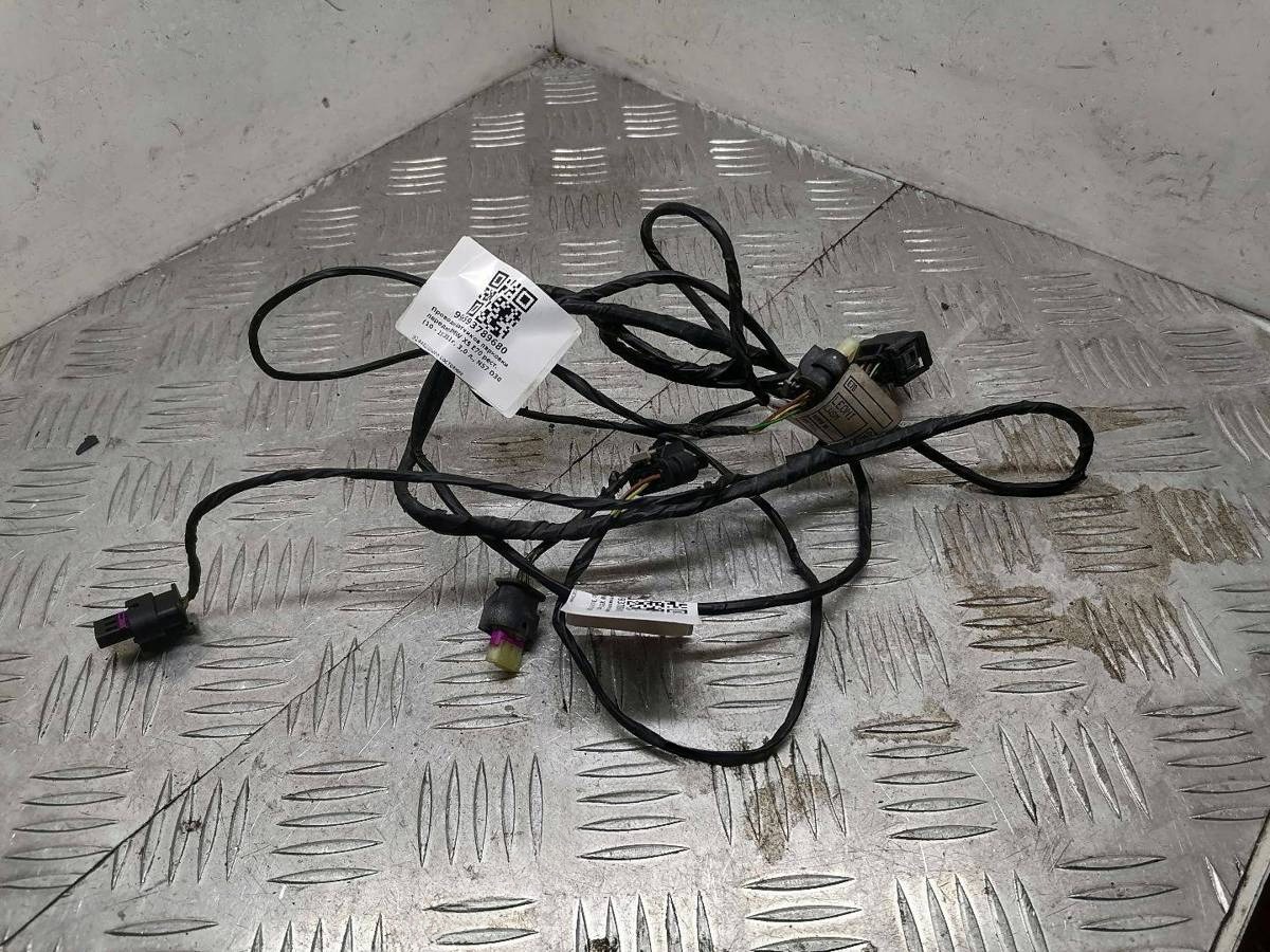 Новое BMW X5 E70, 2011 г., OEM 61129244421, арт. 999593789680