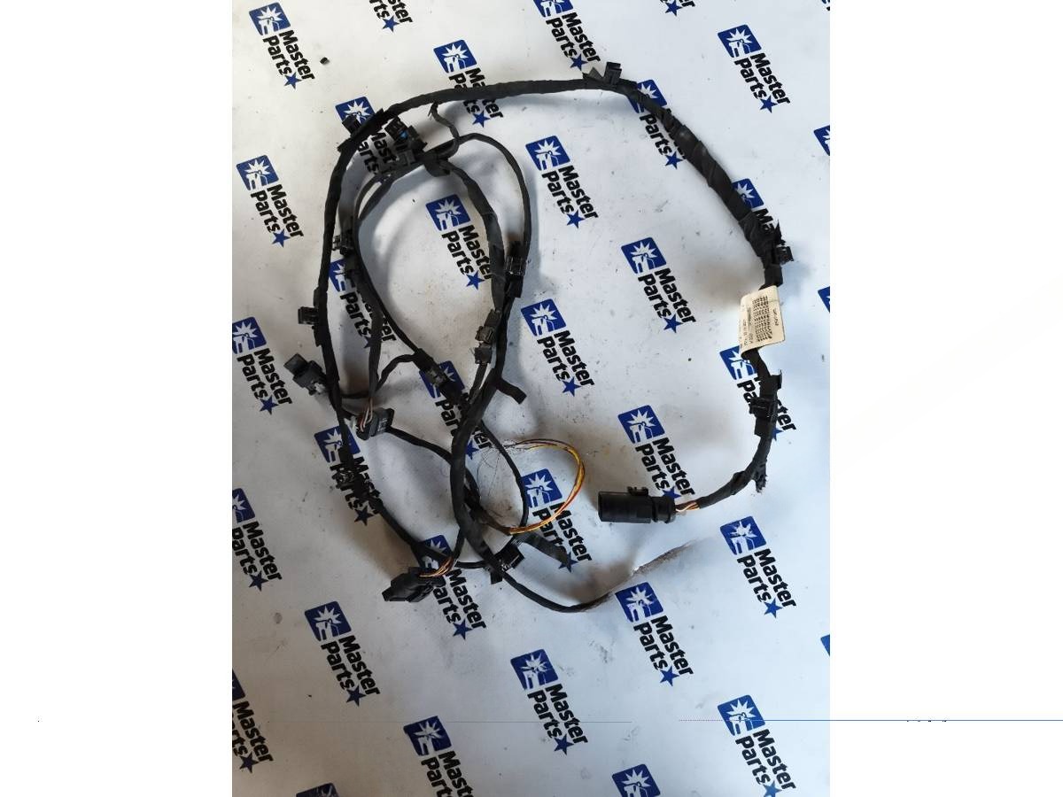 Новое Audi Q3, 2023 г., OEM 83a971085n, арт. mp28458