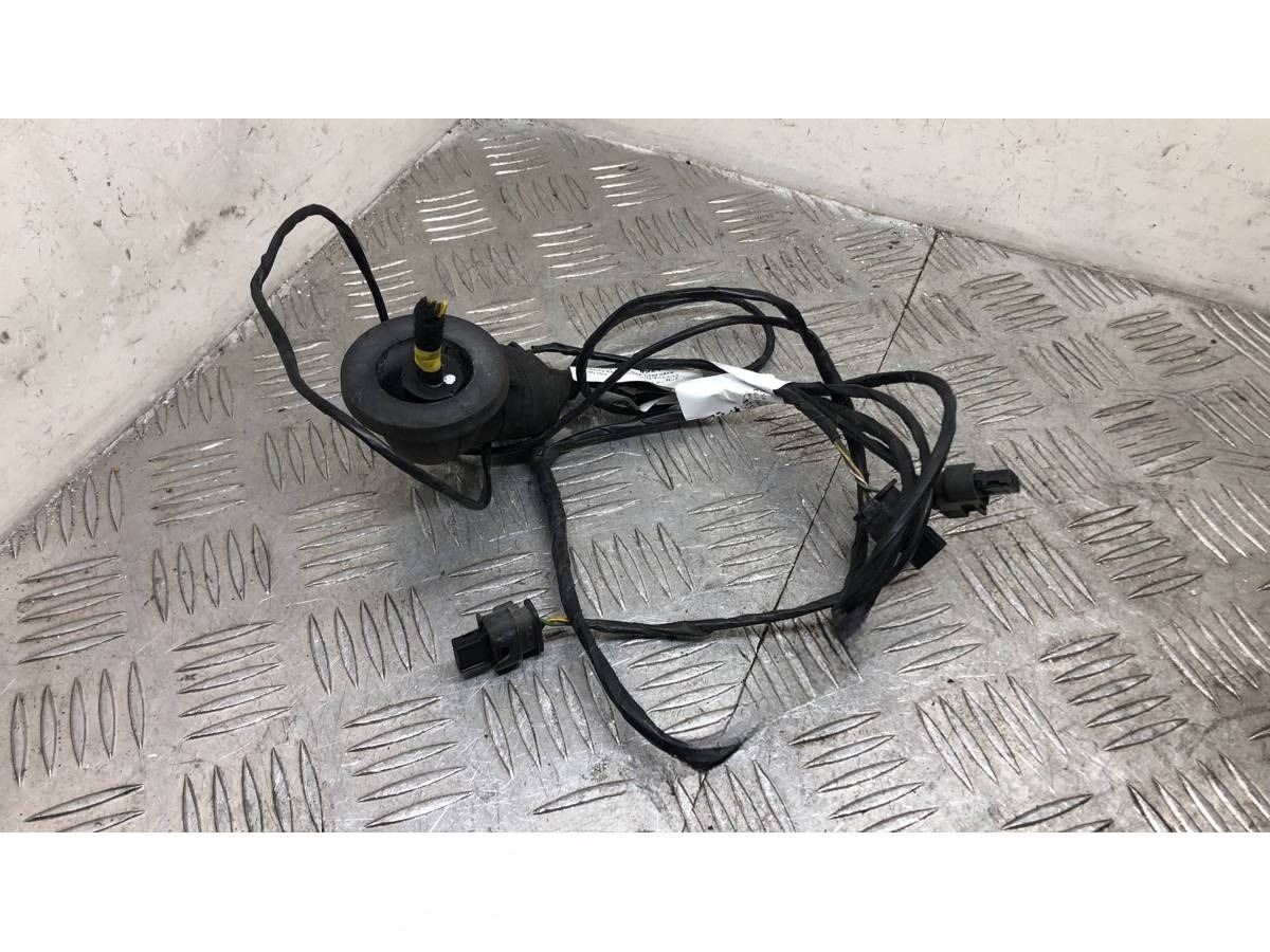 Новое BMW E90/E91/E92/E93, 2007 г., OEM 61129133625, арт. 99959378514