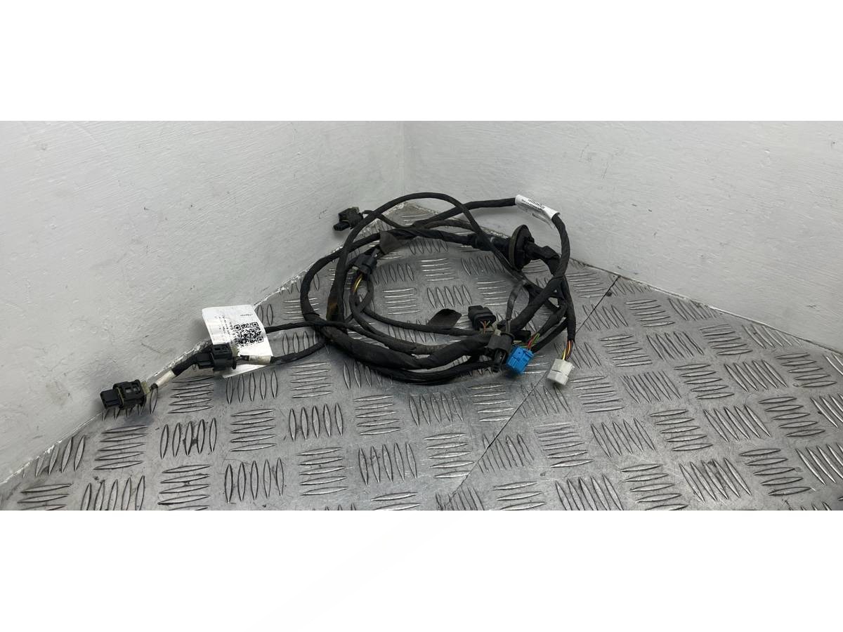 Новое Mercedes C W205, 2018 г., арт. 999593993038