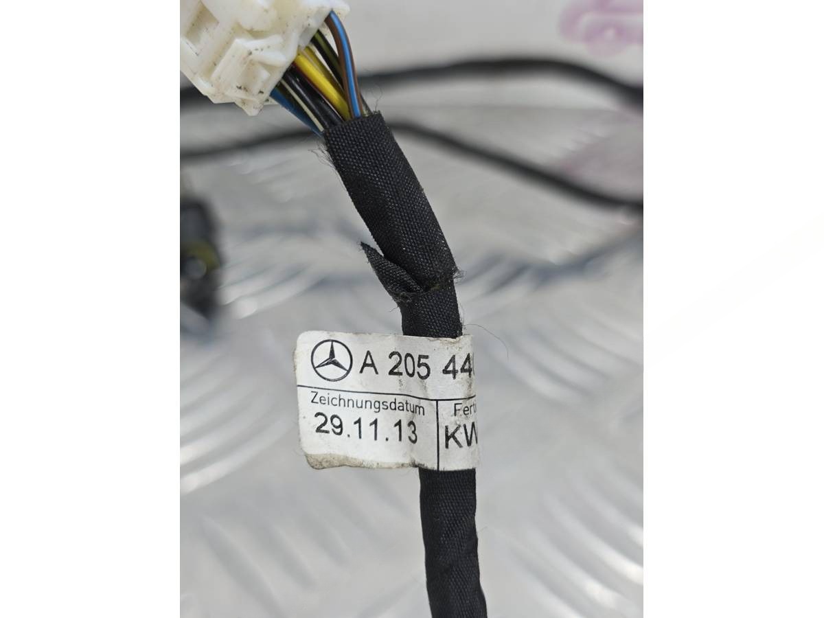 Новое Mercedes C W205, 2014 г., OEM A2054402834, арт. А061-26-10-2, фото 7