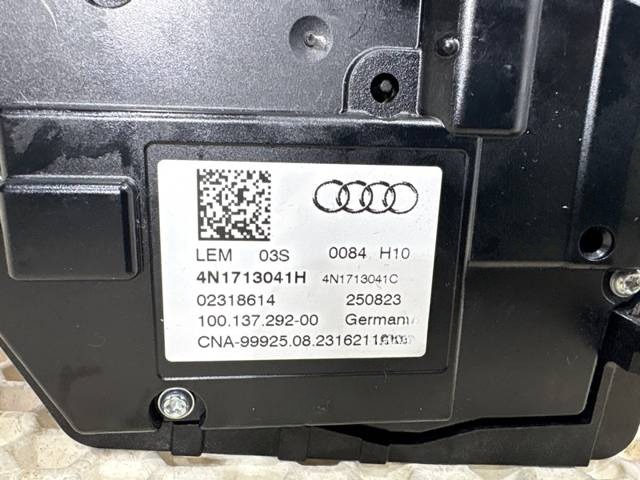 Новое Audi Q8, 2022 г., OEM 4N1713041H, арт. 19272, фото 6