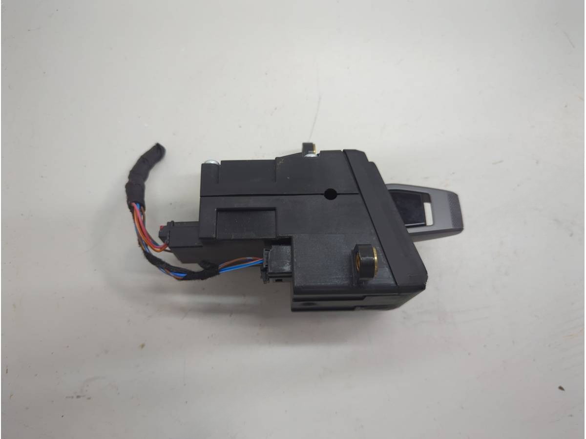 Новое Porsche Taycan, 2020 г., OEM 9J1713033C, арт. 21384065