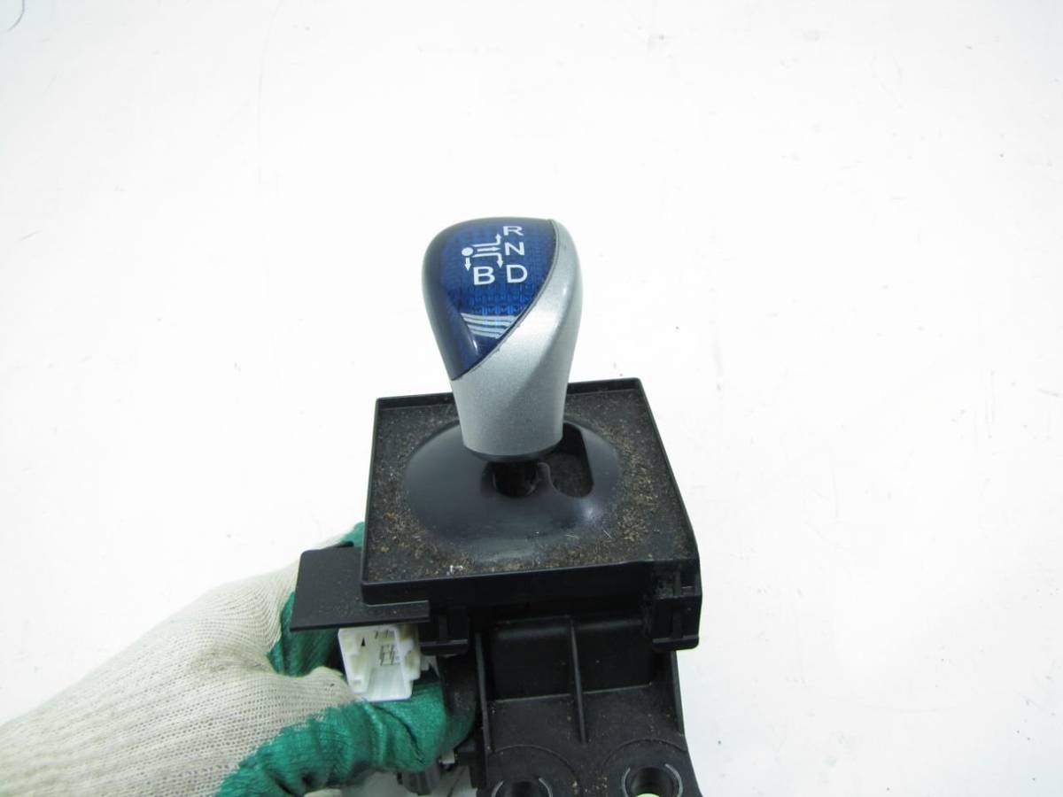 Новое Toyota Prius, 2009 г., OEM 75C582RHD, арт. 91894823_2, фото 2