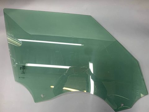 Стекло двери передней правой Mini Countryman, 2022 г., OEM 51337390076, арт. 11028_1