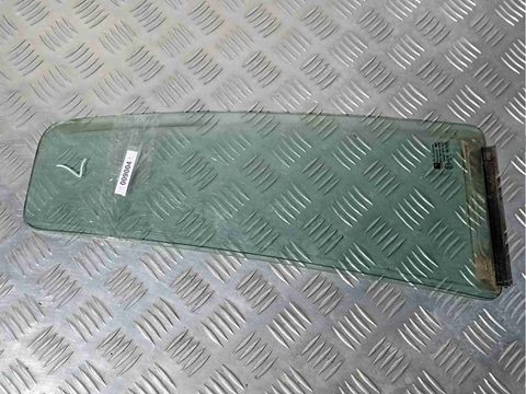 Стекло двери задней левой Opel Zafira, 2000 г., арт. 009004