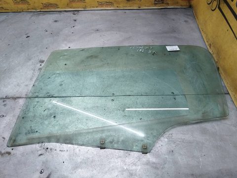 Стекло двери задней левой Peugeot 307, 2001 г., арт. 116442