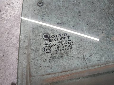 Стекло двери задней левой Volvo V40 рестайлинг, 2000 г., арт. 123364, фото 2
