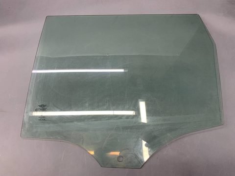 Стекло двери задней левой Mini Cooper, 2016 г., OEM 51357320287, арт. 13684