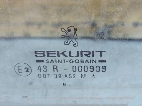 Стекло двери задней левой Peugeot 605 рестайлинг, 1994 г., арт. 139336, фото 2