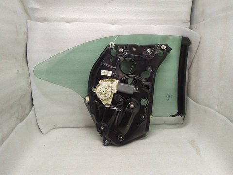 Стекло двери задней левой Mercedes C W205, 2016 г., OEM A2056700103, арт. 18899, фото 4
