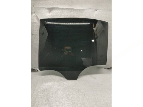 Стекло двери задней левой Mercedes C W205, 2016 г., арт. 26157