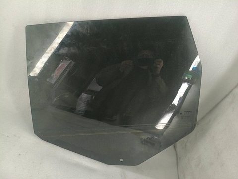 Стекло двери задней левой Jeep Grand Cherokee, 2019 г., арт. 33665