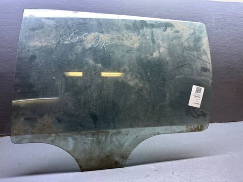 Стекло двери задней левой Volkswagen Passat B5, 1997 г., OEM 3B5845025, арт. B111250111
