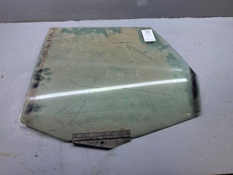 Стекло двери задней левой Audi 80 B4, 1995 г., арт. B111541581