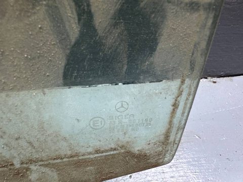Стекло двери задней левой Mercedes E W124, 1991 г., арт. B112015153, фото 2
