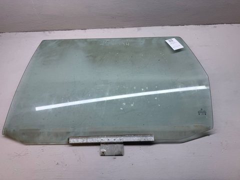 Стекло двери задней левой Volkswagen Passat B3, 1990 г., OEM 333845205, арт. B113539106