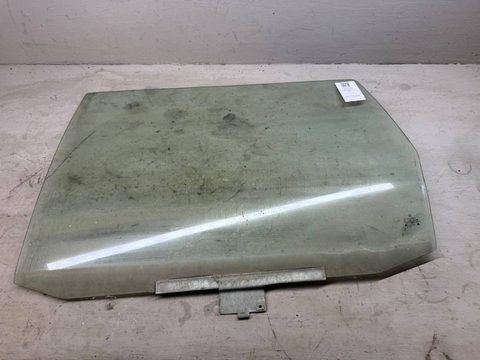 Стекло двери задней левой Volkswagen Passat B4, 1994 г., OEM 333845205, арт. B114364899