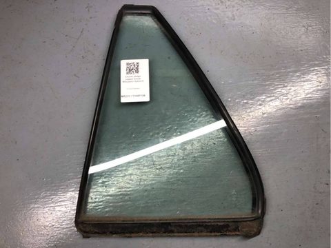 Стекло двери задней левой Mitsubishi Galant, 1997 г., OEM MR215457, арт. B73507139