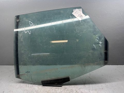 Стекло двери задней левой Audi 80 B3, 1990 г., OEM 893845025, арт. B93476000