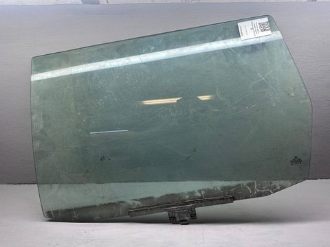 Стекло двери задней левой Volkswagen Passat B3, 1992 г., OEM 333845205, арт. B93734816