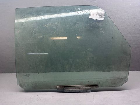 Стекло двери задней левой Ford Sierra, 1991 г., арт. B93735392