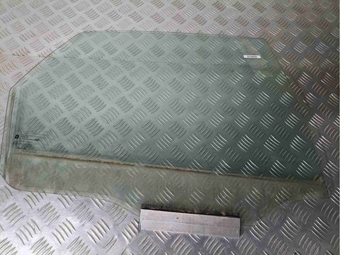 Стекло двери задней правой Opel Vectra, 2001 г., арт. 015926